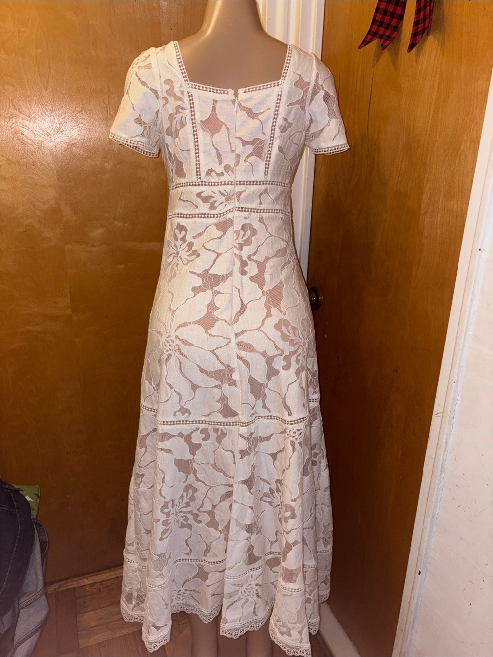 Anthropologie Cream Lace Midi Dress with Puff Sleeves - Picture 4 of 8